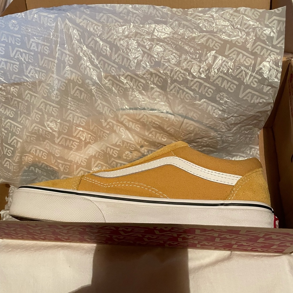 Vans old skool yellow suede low tops (New)m 7 w 5.5